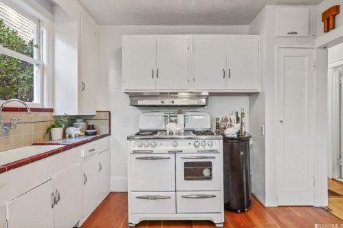 3061 Dakota St, Oakland CA 94602-3801 exterior