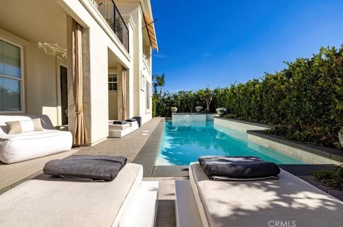 12 Tidal Surf, Newport Beach CA  92657-1905 exterior