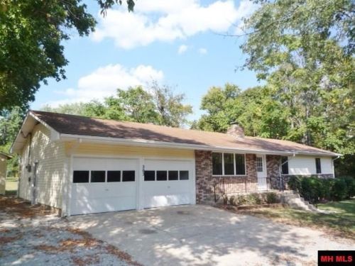 203 Cedar St, Cotter, AR 72626-9762