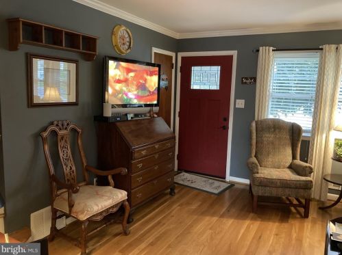 702 Augustine St, Wilmington, DE 19804-2606
