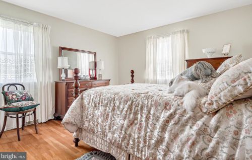 33 Scarsdale Dr, Camp Hill PA  17011-7933 exterior