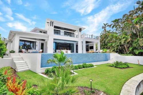 3401 Crayton Rd, Naples FL 34103-3515 exterior