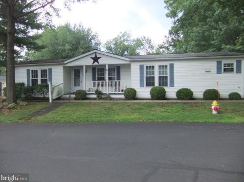 169 Deerfield Dr, Souderton, PA 18964-1933