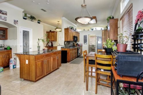 8675 Tennis Club Ct, Elk Grove CA  95624-3291 exterior