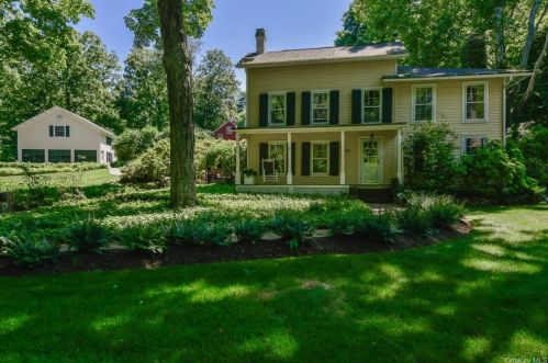 118 Glendale Rd, Crotonville, NY 10562-1619