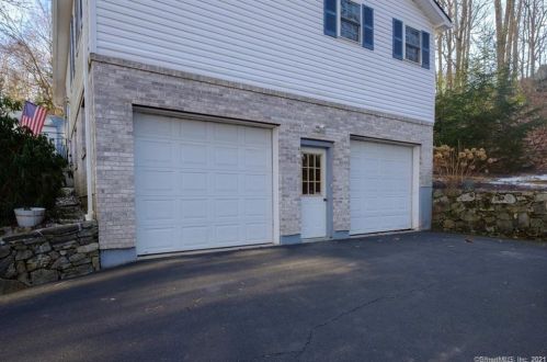 5 Foster St, Waterbury, CT 06762-2710