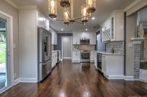 65 Ridgebrook Dr, Bridgeport CT  06606-1925 exterior