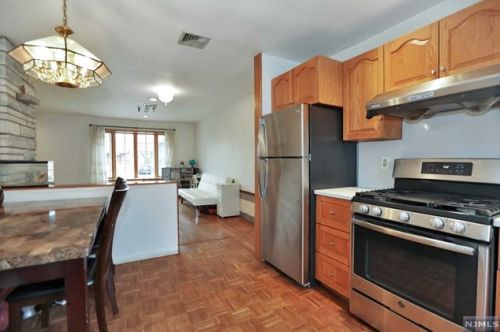 6 Bayview Ave, Englewood NJ  07632-1401 exterior