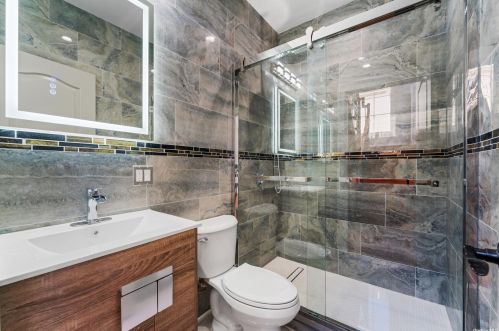 260-14 83rd Ave, Floral Park NY  11004-1604 exterior