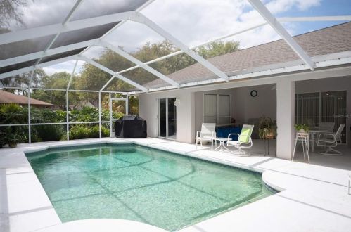 1565 Sir Henrys Trl, Lakeland, FL 33809-5041