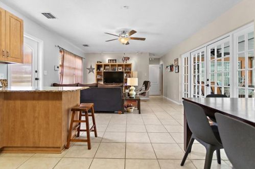 6534 18th Way, Saint Petersburg FL  33702-7146 exterior