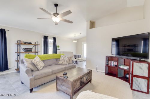 79 Oak St, Chandler, AZ 85226-7507