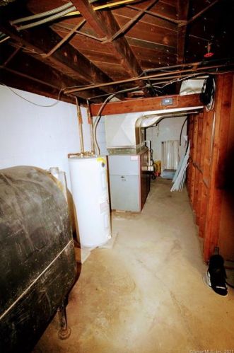 99 Laurel Hill Rd, Brookfield Center CT  06804-1014 exterior