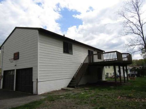 28 Raker Rd, Poughkeepsie NY  12603-5632 exterior