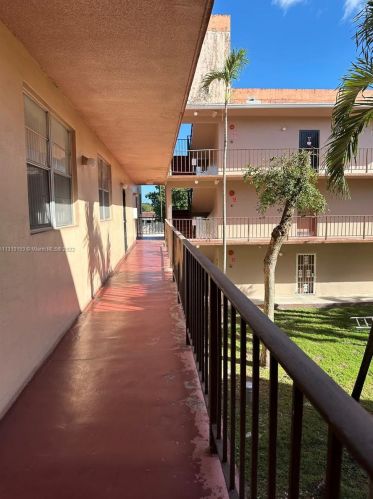 1900 68th St, Hialeah FL  33014-4401 exterior