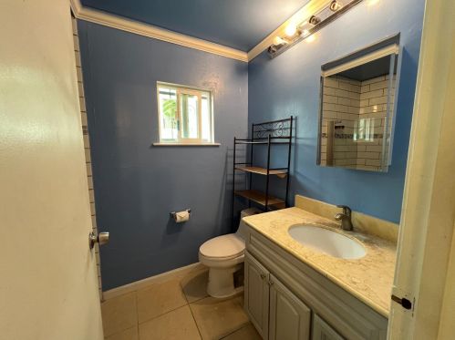 6241 Bromley Ave, Oakland CA  94621-3847 exterior