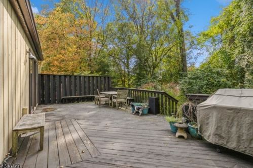 11 Poplar Ln, Morristown NJ  07960-6769 exterior