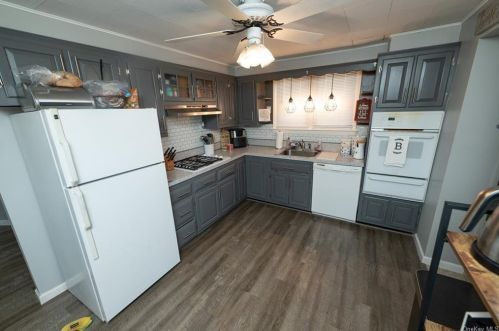 2 Brisman Dr, Thiells NY  10984-1439 exterior