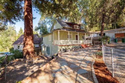 520 Ivy St, Grass Valley CA  95945-6126 exterior