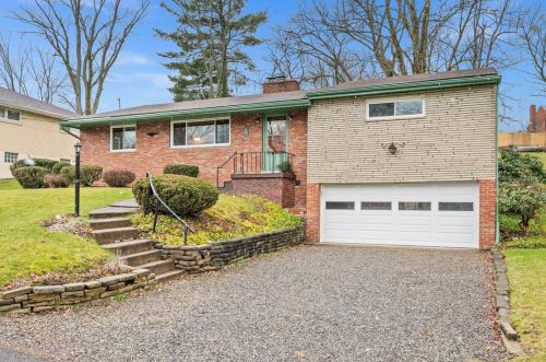 207 Virginia Ave, Glenshaw, PA 15116-1727