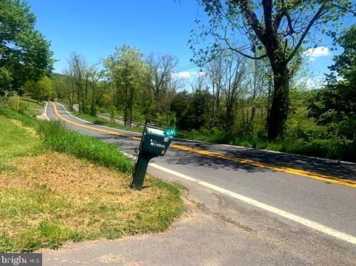 4141 Greenspring Valley Rd, Green Spring, WV 26722-4640