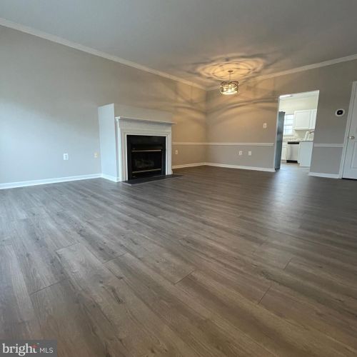 525 Lilac Ter, Leesburg, VA 20176-4045