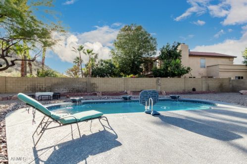 1925 Behrend Dr, Phoenix AZ  85024-1242 exterior