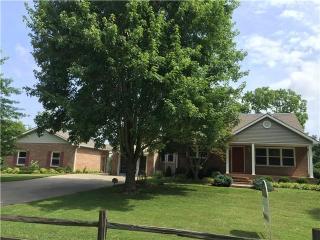 517 Hawkins Rd, Clarksville, TN 37040-4437