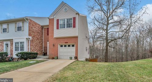 6730 Sunset Woods Ct, Springfield, VA 22015-4241