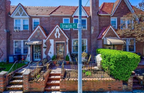 123-22 Irwin Pl, Jamaica, NY 11434-1909