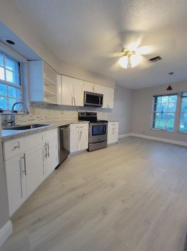 61 Misty Meadow Dr, Boynton Beach, FL 33436-8922