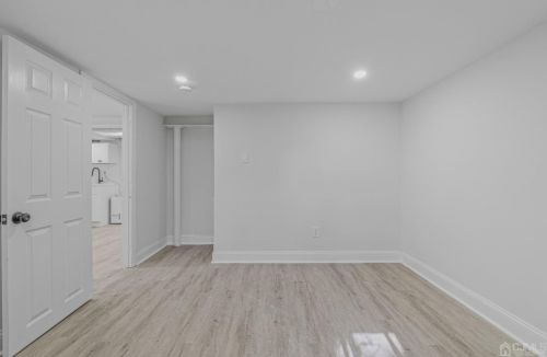 154 Midland Pl, Newark NJ  07106-3311 exterior