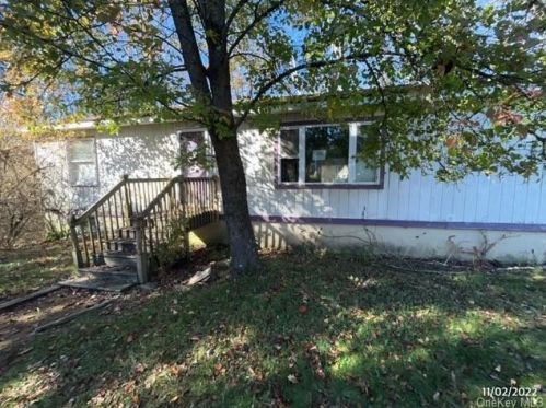 15 Morris Rd, Mountaindale, NY 12763-5217