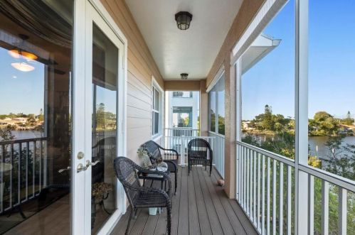 705 Shakett Creek Dr, Nokomis FL  34275-2252 exterior