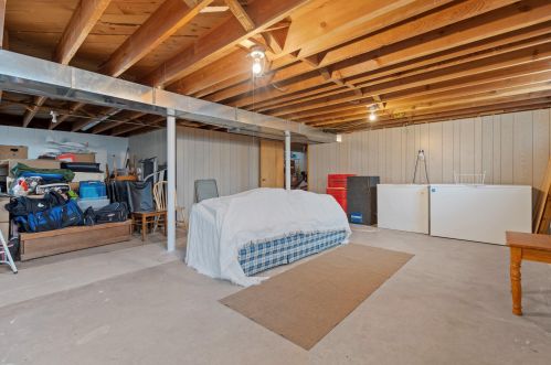 6236 Kinnickinnic Riv Pkwy, Milwaukee WI 53219-3010 exterior