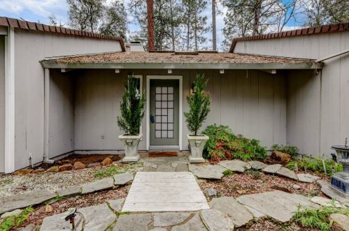 19007 Chickadee Ct, Lake Wildwood, CA 95946-9608