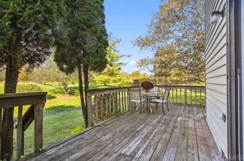 154 Locust Ct, Flemington NJ  08822-2001 exterior