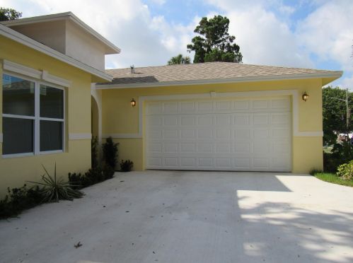 124 12th St, Fort Pierce, FL 34950-8824
