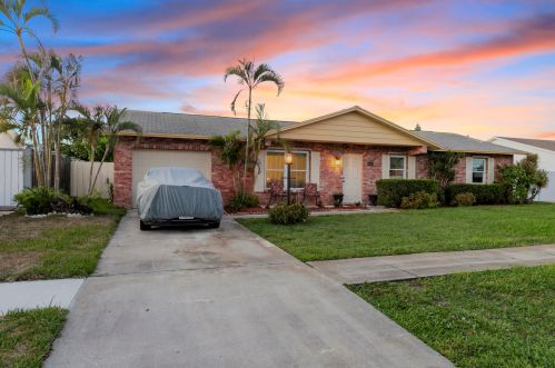 3549 Taconic Dr, West Palm Beach, FL 33406-4916