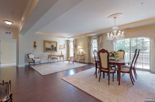 807 Four Seasons Ln, Montvale, NJ 07645