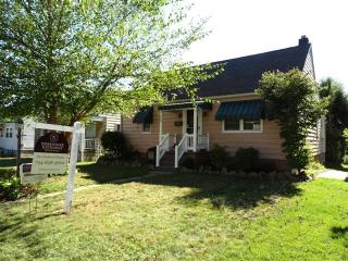 608 7th St, Youngwood, PA 15697-1517