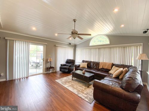 5 Wortham Ct, Bear DE  19701-2060 exterior