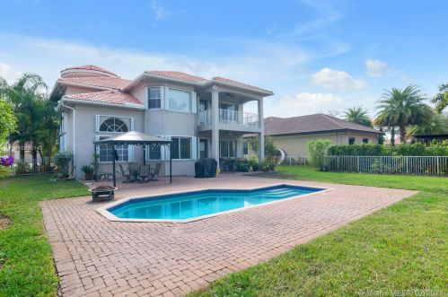 19441 30th St, Hollywood, FL 33029-5808