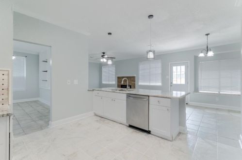 1732 Prescott Dr, Lewisville TX  75028-2078 exterior