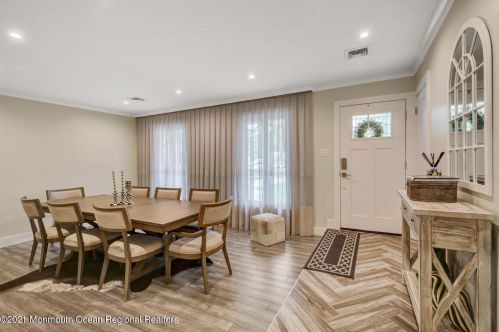 4 Windsor Ct, Jackson Twp NJ  08527-1214 exterior