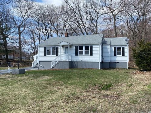 91 Farmwood Rd, Waterbury, CT 06704-2135
