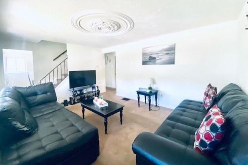 705 Churchill Ave, Pittsburgh PA  15235-4140 exterior