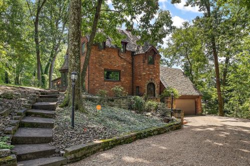 620 Waldheim Rd, Pittsburgh, PA 15215-1845