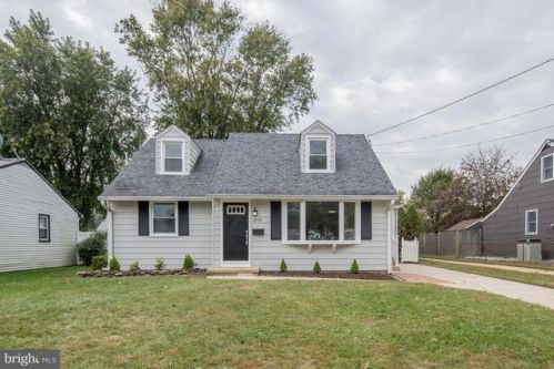 219 Adams Ave, Barrington, NJ 08007-1231