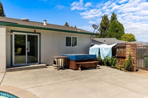 1205 Marwen Dr, Ukiah CA  95482-5634 exterior